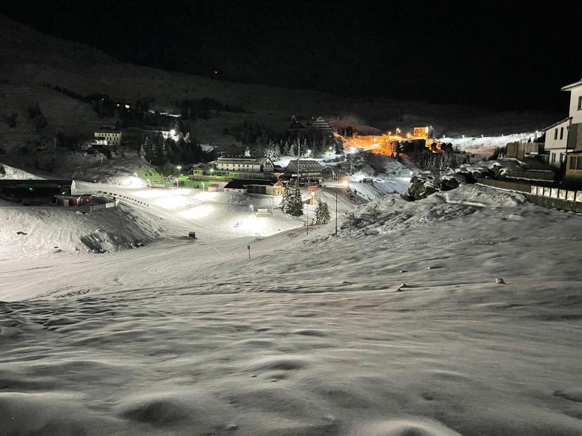 Villa 80 Kodra E Diellit Tetovo Buitenkant foto
